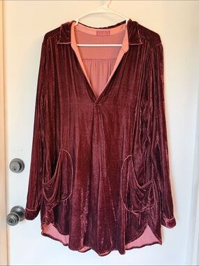 CP Shades Velvet silk Teton Tunic burgundy wine medium